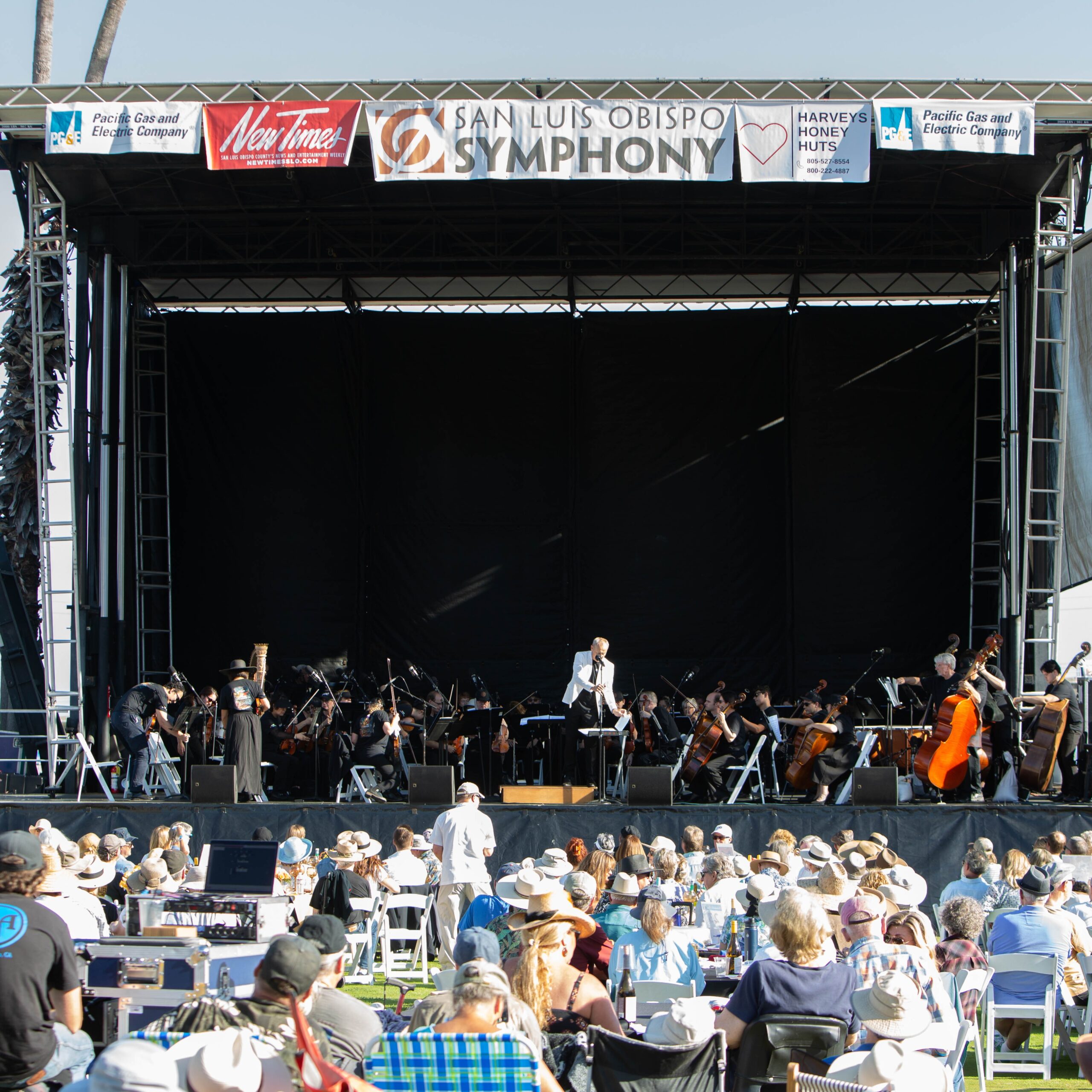 A picture of the stage at Avila Pops by the Sea